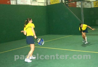 Manuela Oliveira y su compañera Cavichioli perdieron en el torneo por equipos