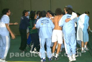 El equipo argentino festeja el campeonato panamericano