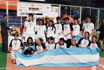 Los chicos argentinos quedaron segundos a un set del campeón (click para ampliar)