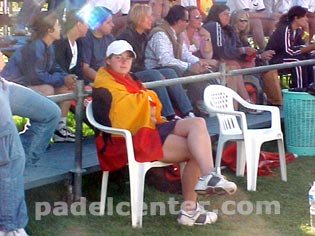 Alejandra Salazar jugó en la cancha, y alentó fuera de ella