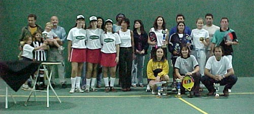 El podio, con los campeones y subcampeones profesionales y veteranos, más los ganadores de la Copa Padelcenter.com del Masters 2001 interasociaciones