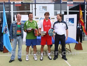Los campeones festejan (foto: Federación Melillense)