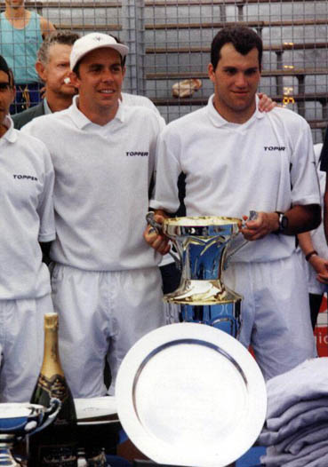 Reca-Nerone con la copa