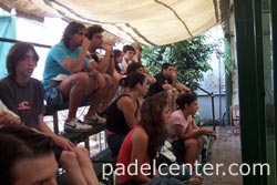 Los locales tuvieron hinchada propia
