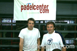 Los responsables de Top Force en el puesto de Padelcenter