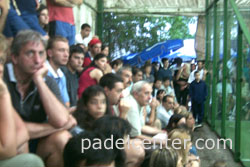 Las tribunas, a pleno