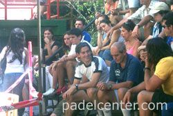 Lamperti estuvo en la tribuna esperando su partido
