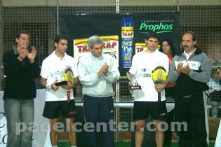 Aplausos para un partido perfecto de Cutu y el Fierro. Nicolini, Grandinetti y Mainetti (de la Municipalidad de San Miguel)