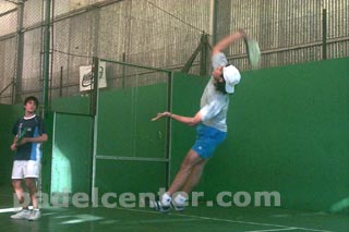 Gomez Melgarejo (pegando) y Marcelo Ibaez