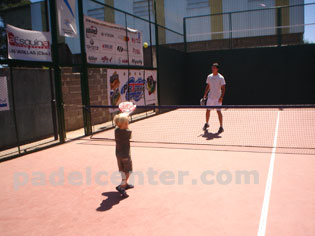 Juan Manuel entrando en calor antes de la semi. (!)