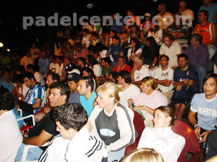 La gente expectante en cada partido.