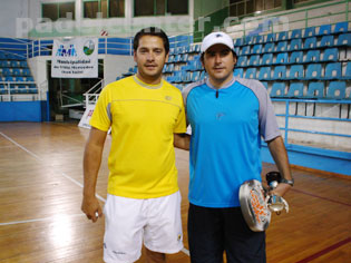 Richard Demichelis, director deportivo del torneo, junto a Cristian Gutierrez