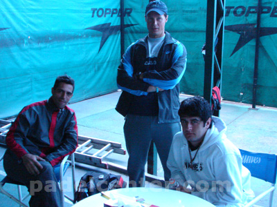 Tres protagonistas que esta vez no pasaron: Manuel Galiano, de pie, y Leandro Senesi y J.P. D'Onofrio