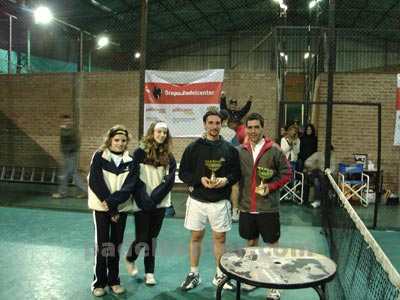 Los campeones reciben su premio